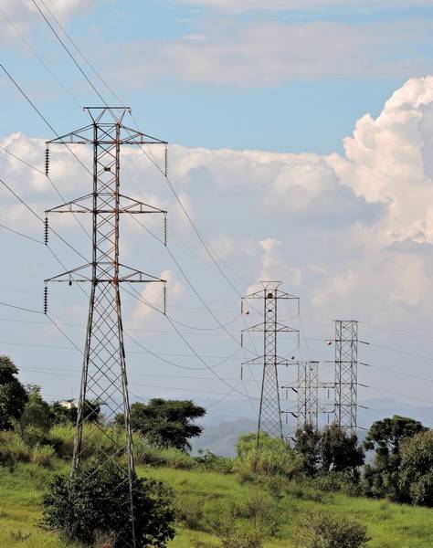 fabricant fixation pylône et infrastructure électrique